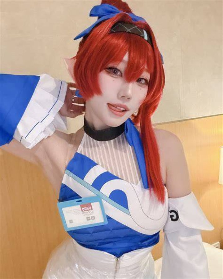 あろまコスプレ中1が話題に - 若いコスプレイヤーとSNS文化を考える