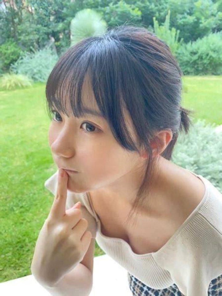 浮きブラ動画の真実：仕組み、リスク、そして視聴者が知るべきこと